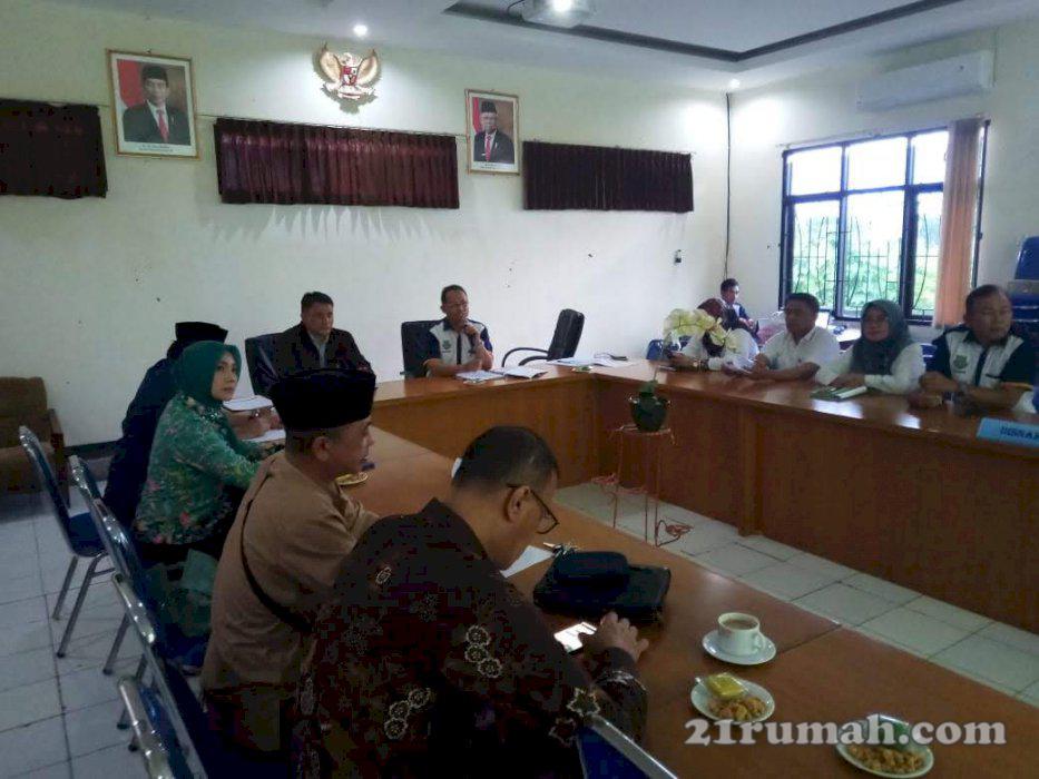 Rumah siap huni dan isinya
