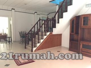 Jual rumah di daerah tenang, bebas banjir, security 24 jam, air PAM