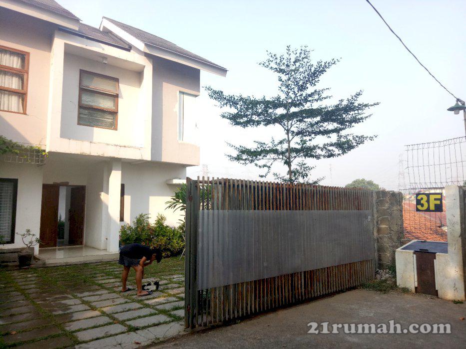 Rumah Asri berkonsep Villa Minimalis di Cinere Gandul