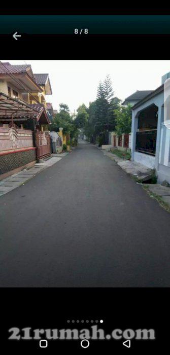 Di jual rumah deket dr tol becak kayu belakang polsek duren sawit kalimalanh