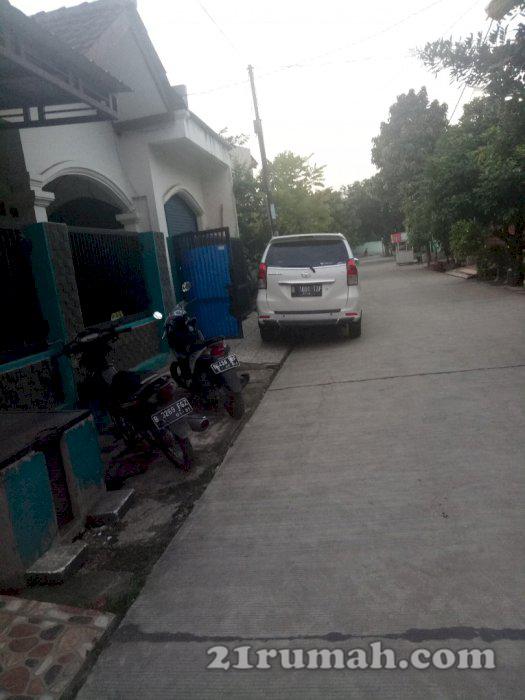 RUMAH DI SEWAKAN , bagus, luas, cocok untuk yang berkeluarga