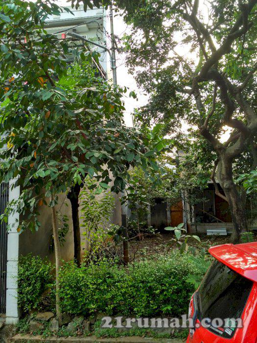 Dijual Rumah Tua di Warung Jati I