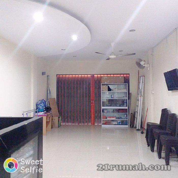 Di jual Tanpa perantara Ruko 3 lantai di Nagoya, Pusat Kota Batam. Nego.