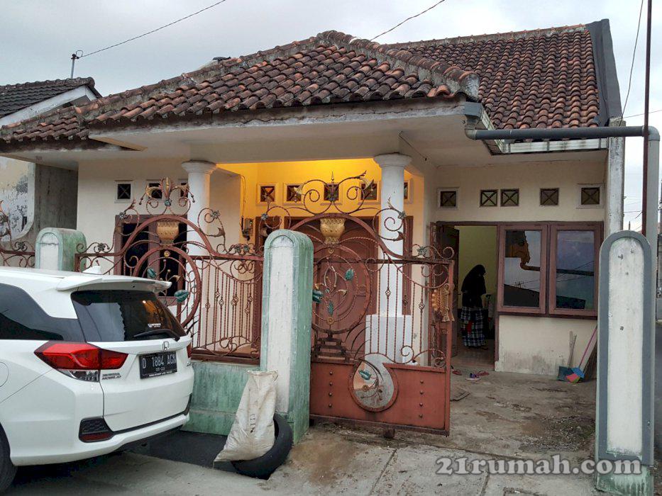 Rumah dalam komplek tenang dan adrm