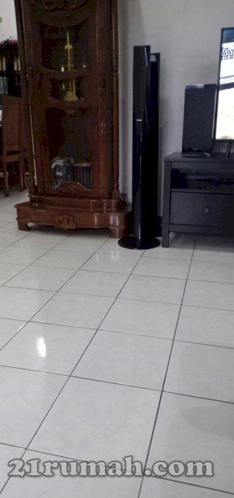 Jual rumah tinggal serta kontrakan