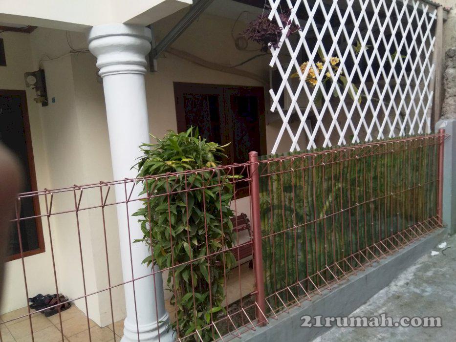 Rumah asri di condet bebas banjir