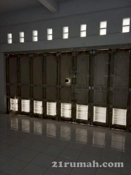Disewakan ruko bangunan baru  cocok buat usaha dan tmpat tinggal 