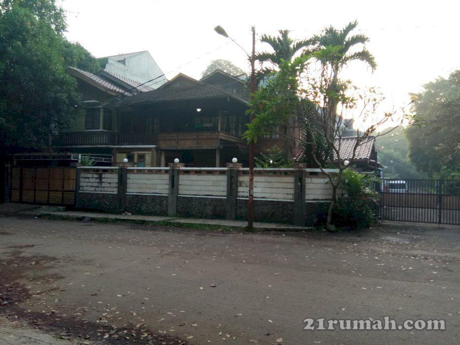 Disewakan rumah strategis hoek Bintari