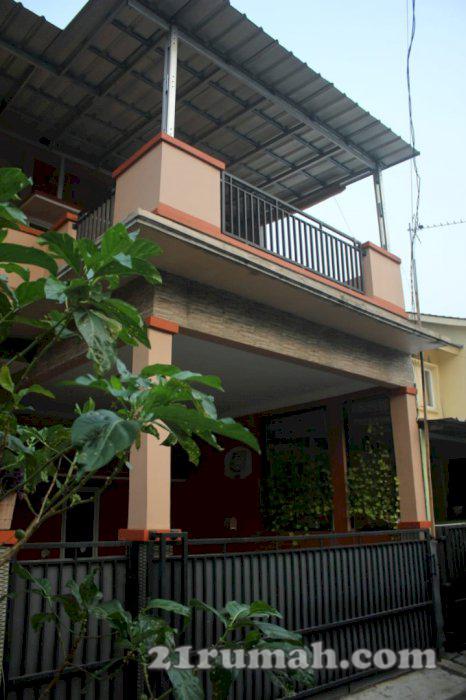 Rumah dekat apartemen dan stasiun LRT City Jaticempaka