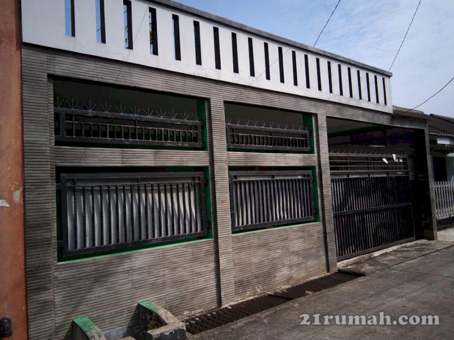 Rumah 2 lantai di komplek kembang larangan