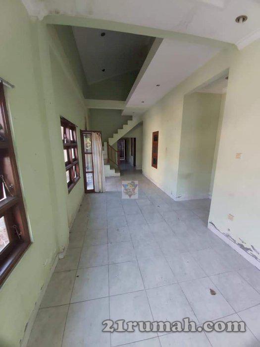 Tanah + bonus bangunan rumah lantai 2 masi layak huni