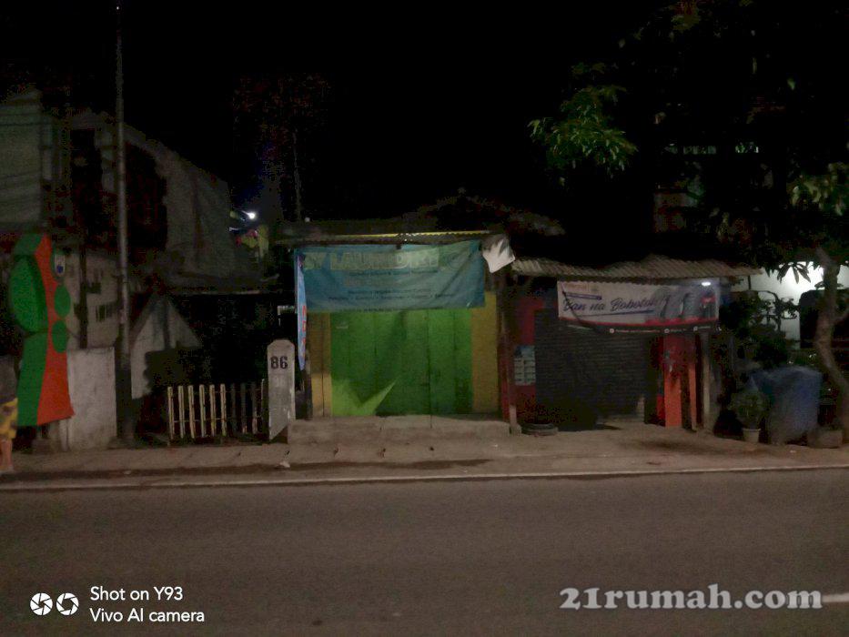 jual rumah pinggir jln di dpn rmh sdh ada 2 unit kios 