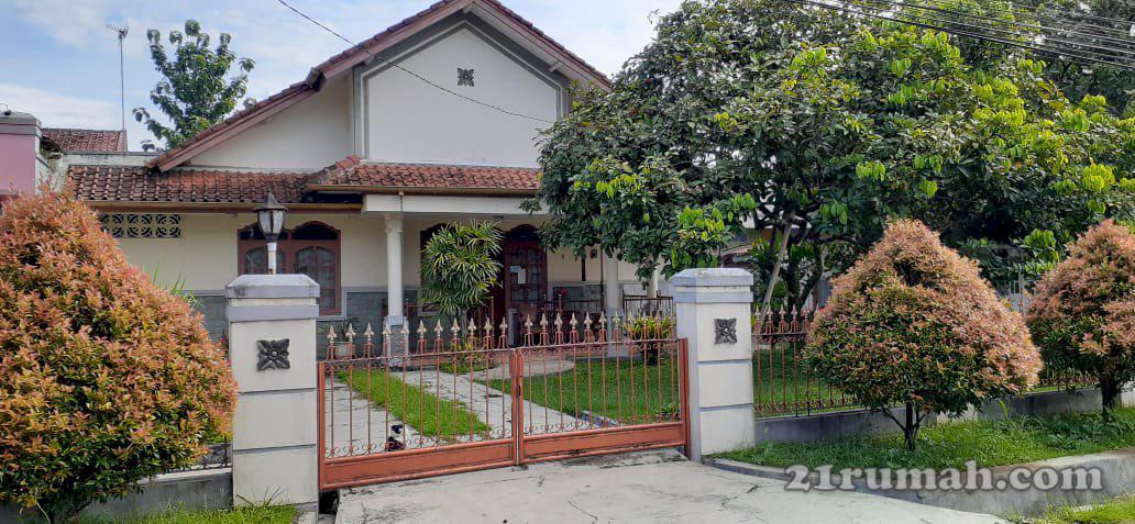Dijual Rumah dan tanah beserta isinya.