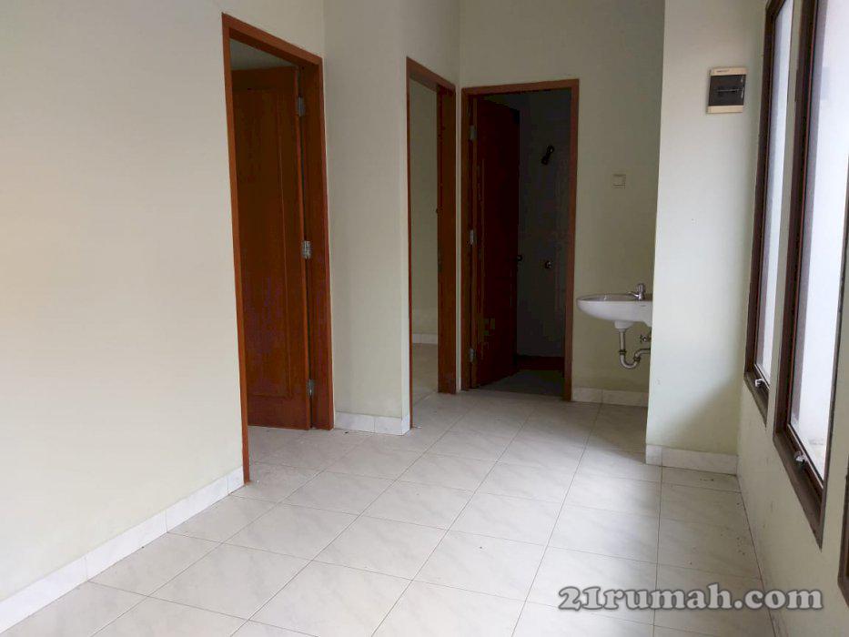 Rumah Bagus  di Bintaro  Emerald Town House sektor 9 Bintaro (Nr)