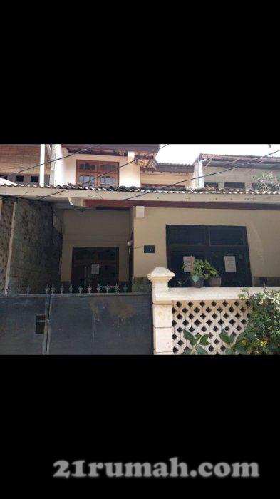 Jual segera rumah 3 lantai harga nego,