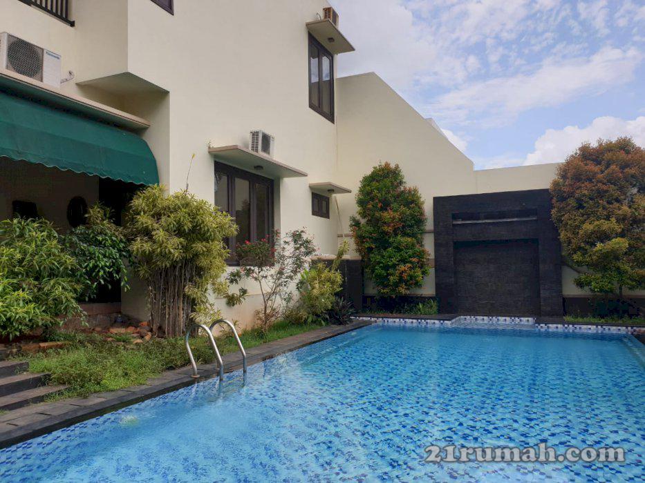 Rumah Cantik Di Lebak Bulus Ada Kolam renang dan Taman Lt 65