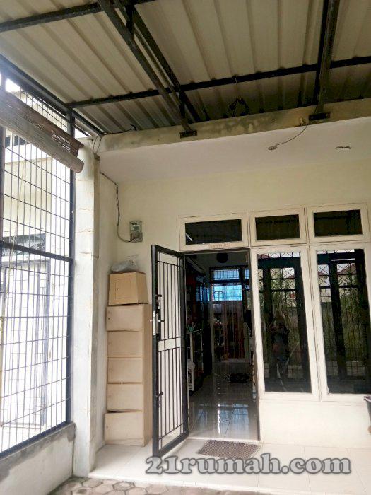 Jual rumah dekat pinggir jalan