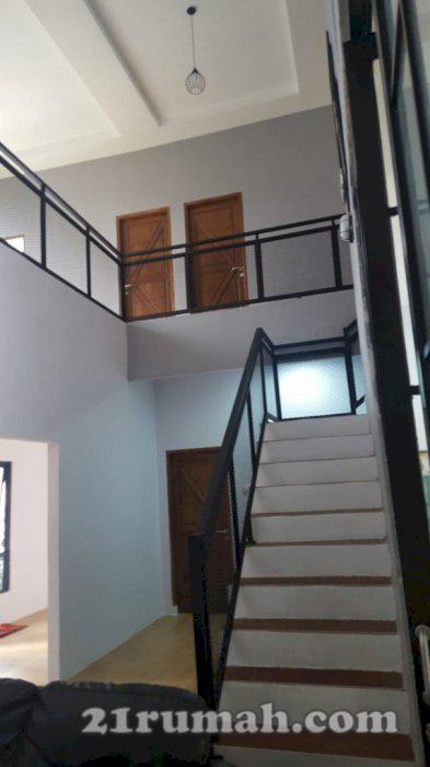 Sentul City rumah Modern river view type 180/156