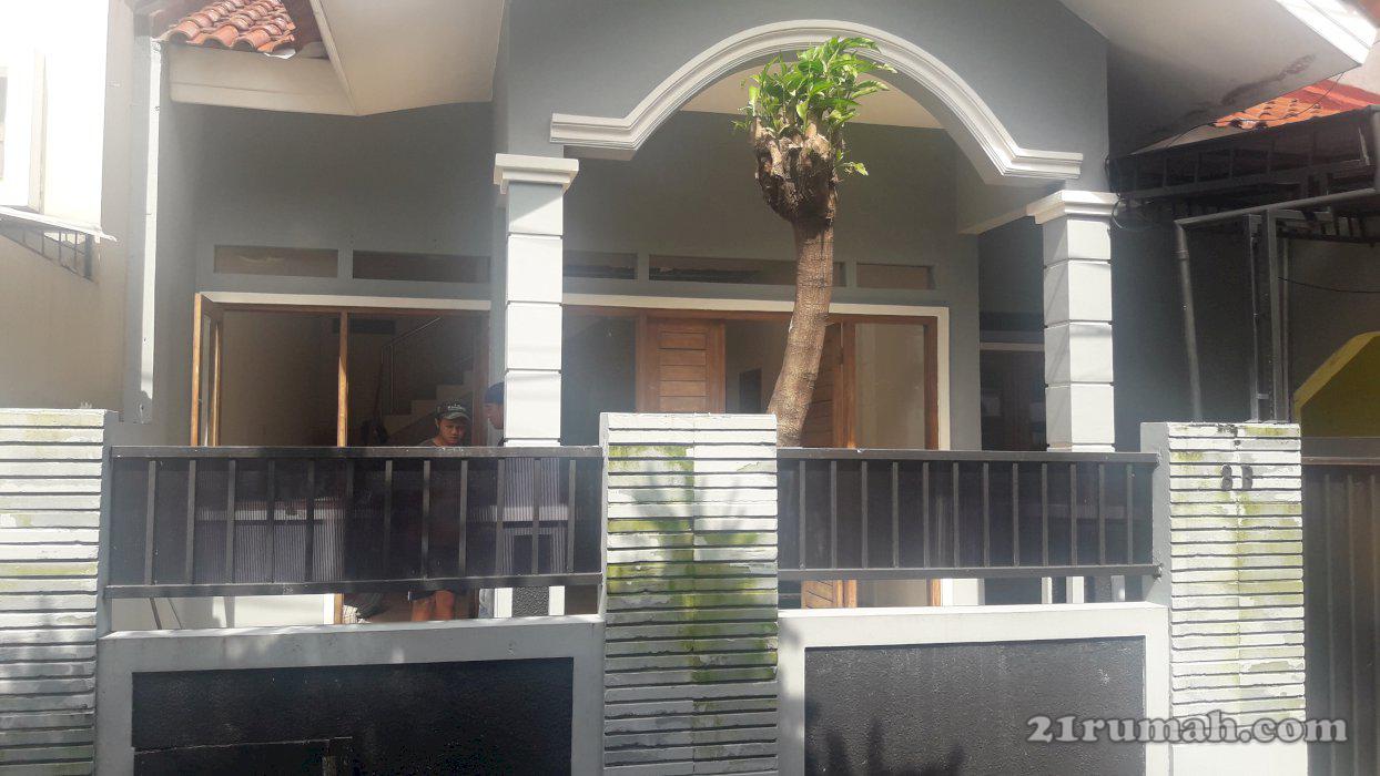 Rumah Asri di Rawamangun dekat jalan raya
