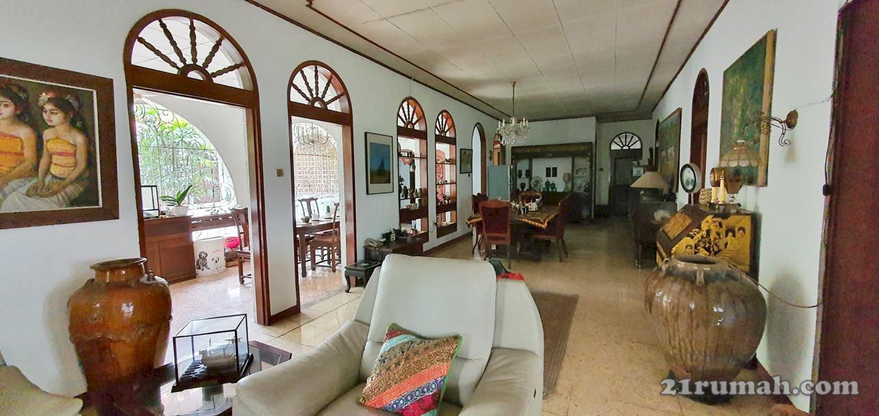 Rumah Bagus Siap Huni Di RE Martadinata Luas Tanah 2880 m
