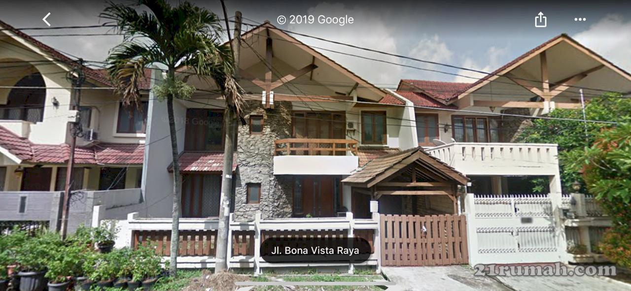 Disewakan rumah 3 lantai di komplek Bona Indah Lebak Bulus