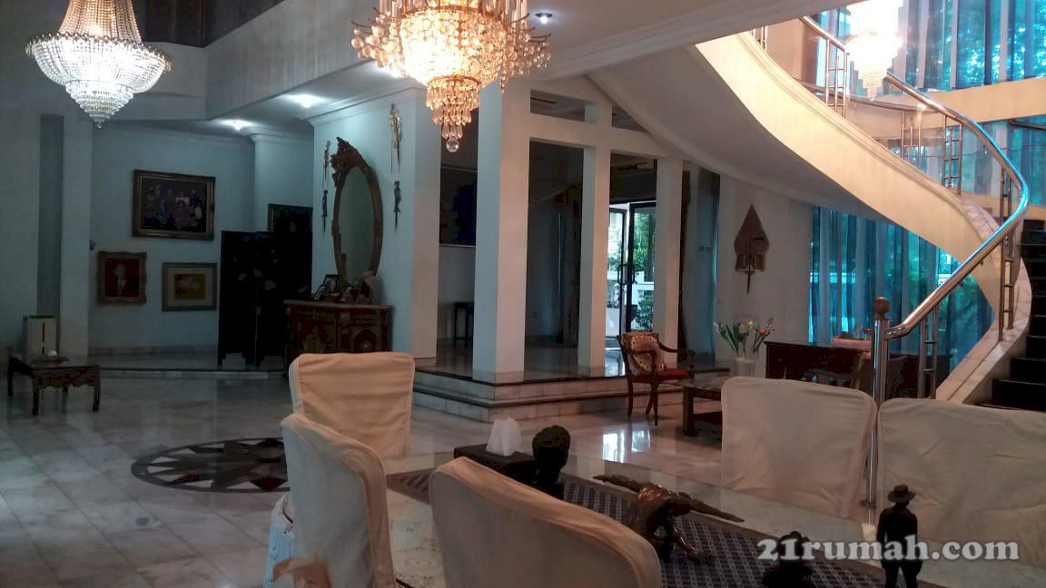 Rumah Mewah Posisi Hoek Di Pondok Indah Kebayoran lama LT 720 m