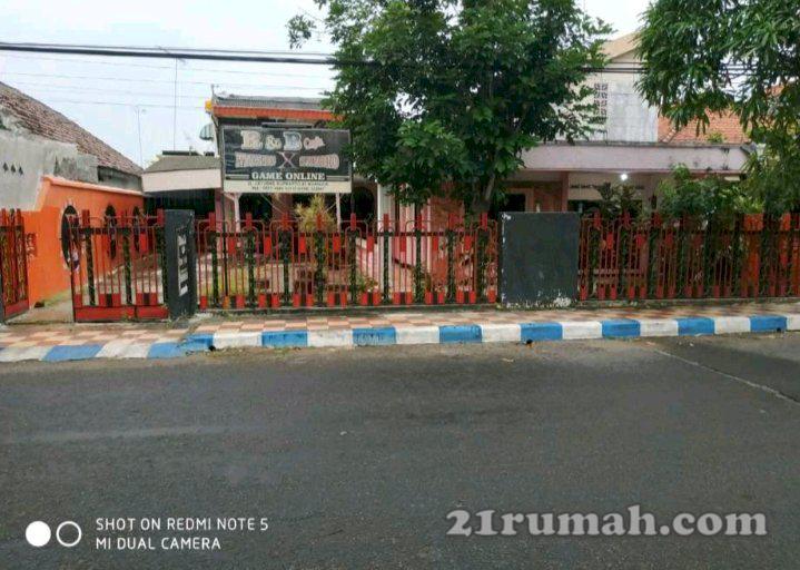 Dijual rumah strategis pinggir jalan di kota Nganjuk