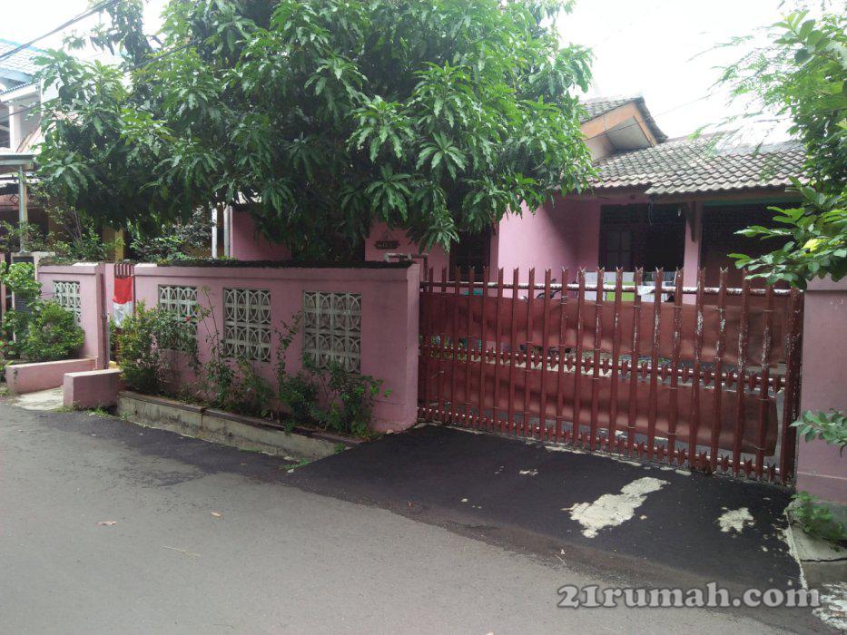 Rumah luas di perum aneka elok