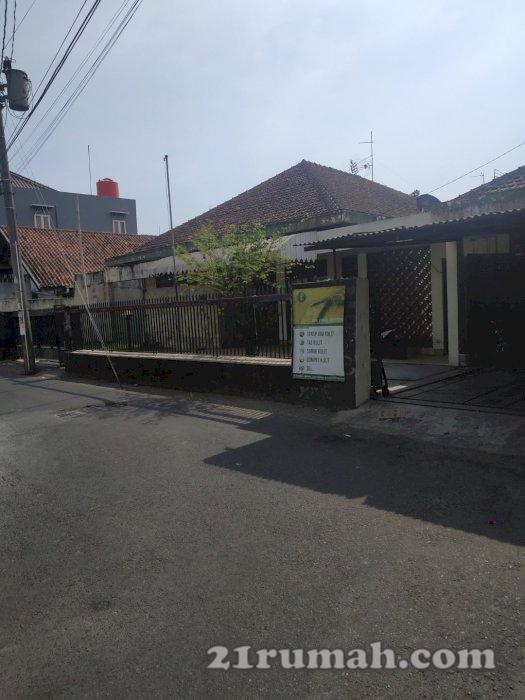Rumah Pengkuh lawas, dinamis, kayu jati tua