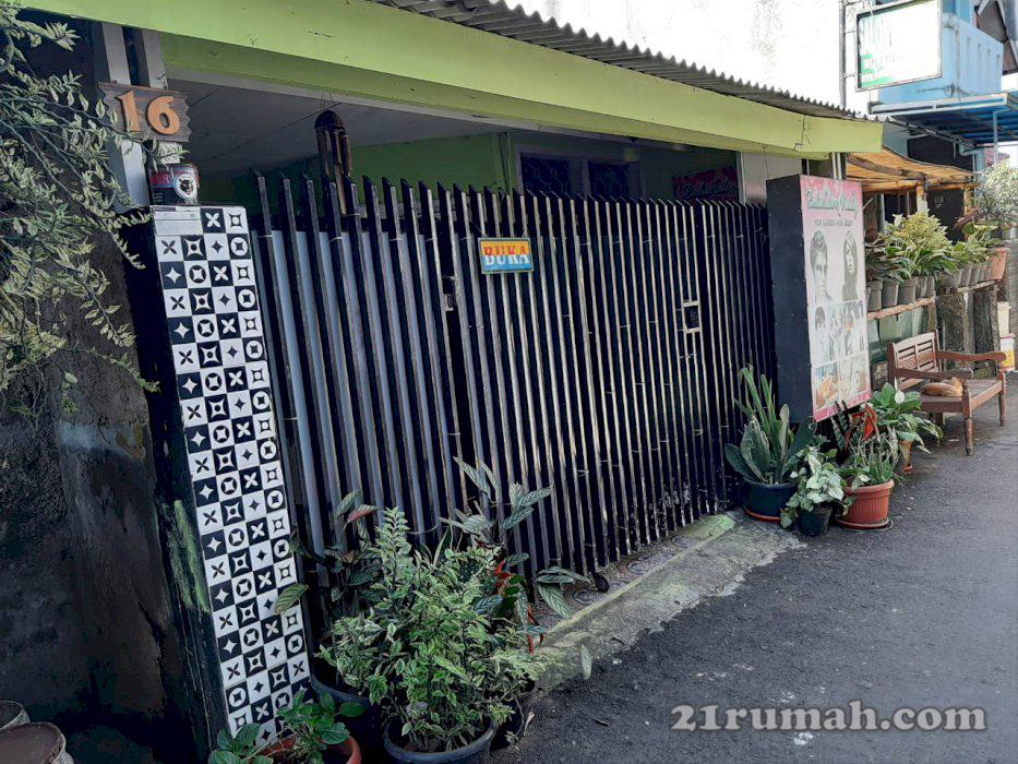 Rumah di pusat kota Antapani Bandung