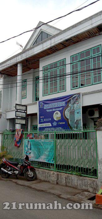 Di jual cepat rumah strategis di pusat perkotaan