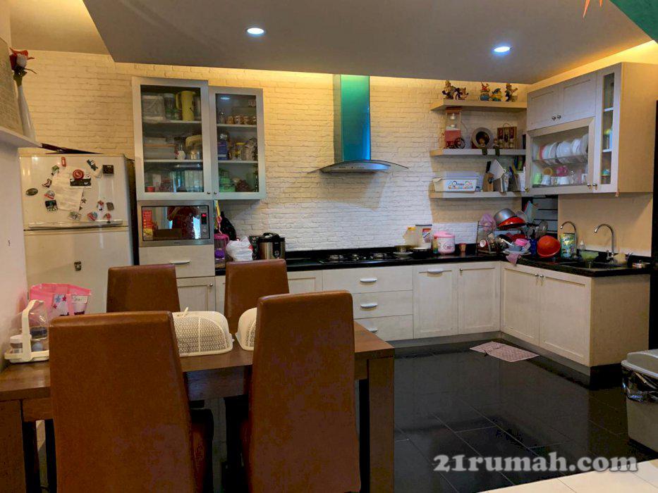 Rumah Hoek di Bintaro Cluster Puri Town House Sektor 9 LT 120 mnn