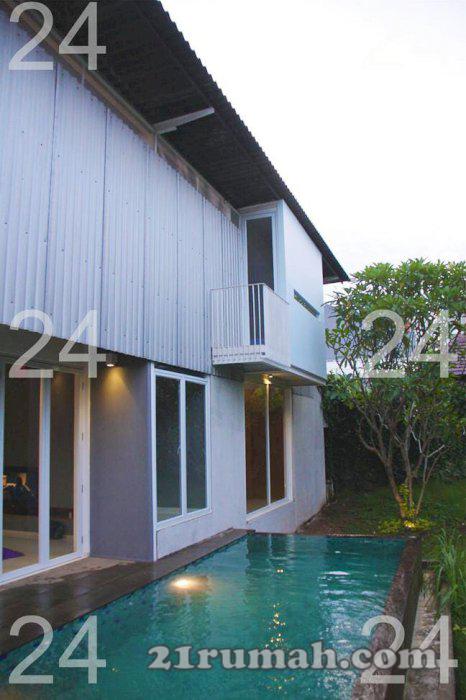 Rumah Bagus Ada Kolam Renang Di Rajawali Sektor 9 Bintaro LT 499 mnr