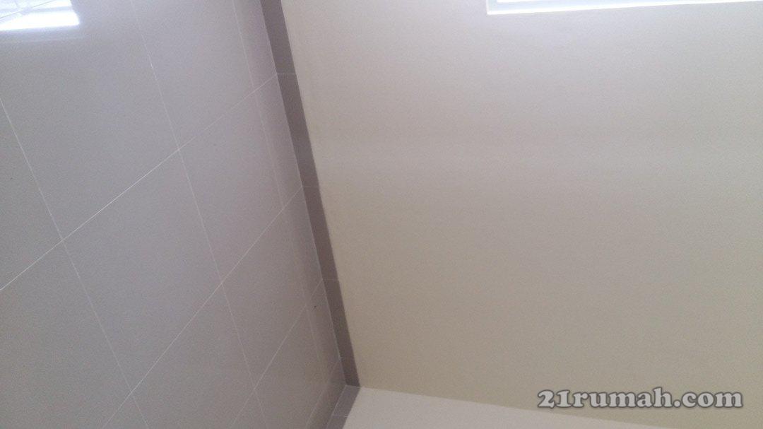 Dijual rumah 2 lantai Jalan lebar 12 mtr