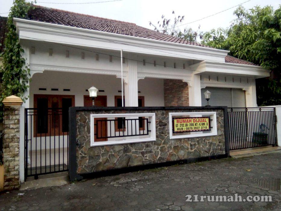 Jual rumah di daerah tajem, dalam perumahan, strategis