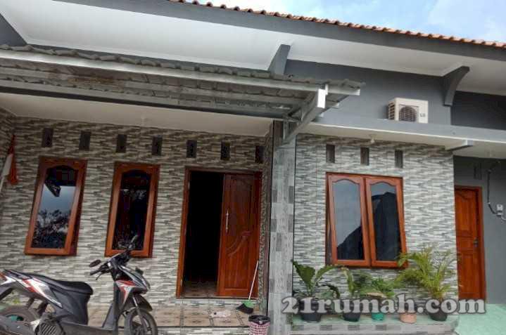 Di Jual Rumah Siap Huni Dari jalan raya 100 meter lokasi strategis