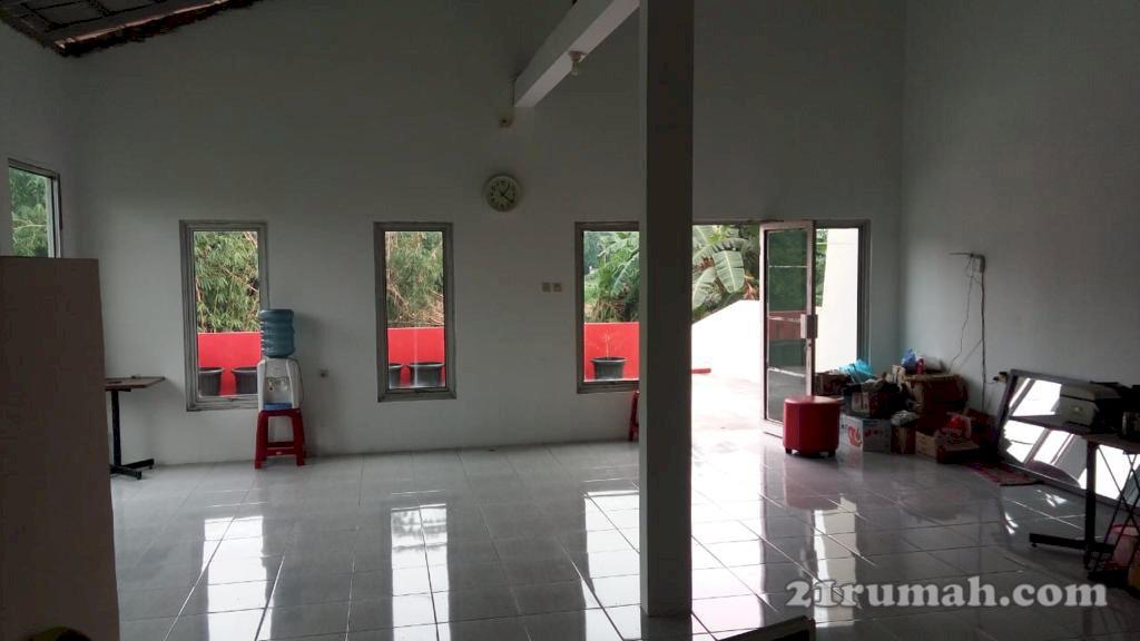 Gudang Siap Pakai di pusat kota Depok 