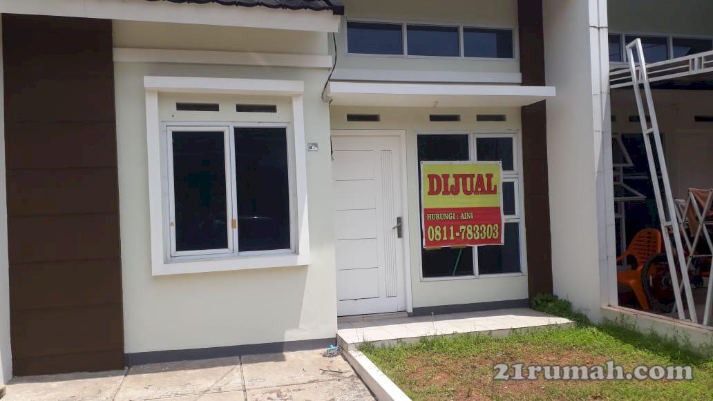 Dijual satu unit rumah baru lokasi strategis, jalan besar. 