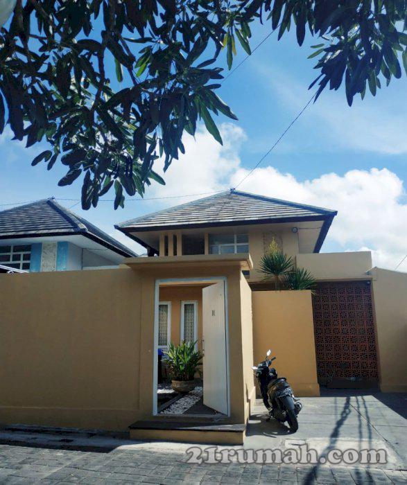 Bali sunny house closed to beaches and airpot