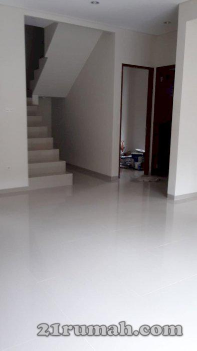 Rumah Bagus dan Modern di Permata Sektor 9 Bintaro LT 125 mml