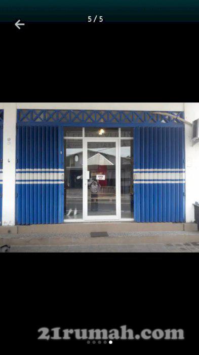 Disewakan toko di pinggir jalan pertahun bersih siap pakai