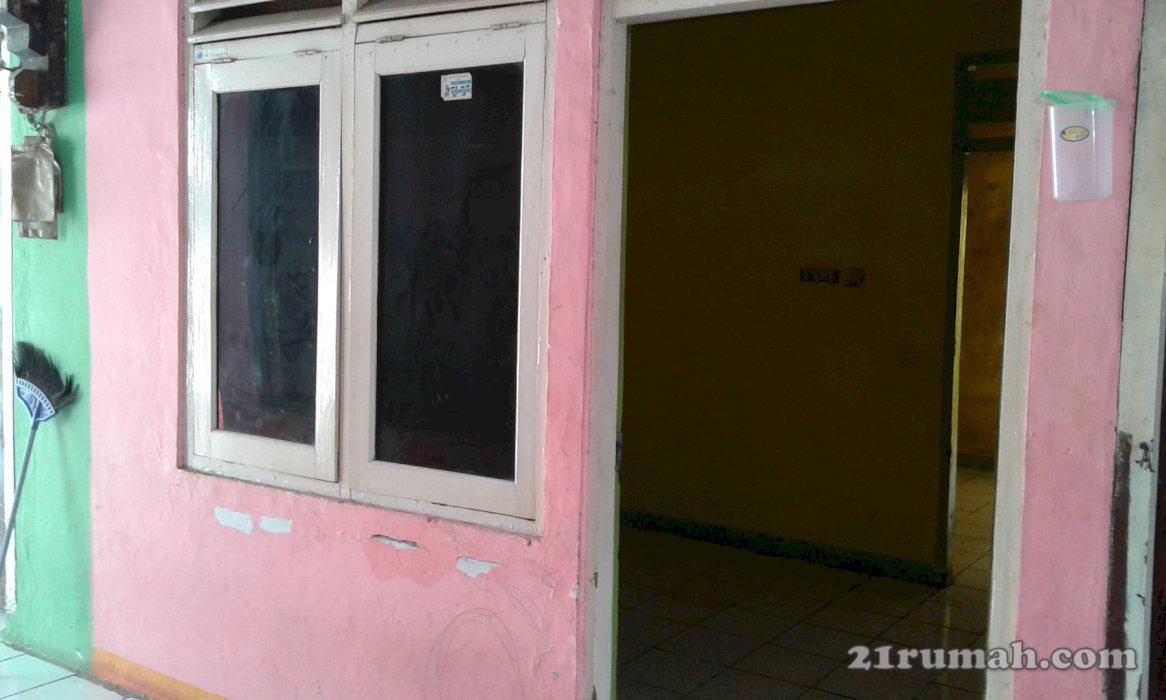 Dijual cepat tanpa perantara BU 1 buah rumah kontrakan 3 petak di cipondoh