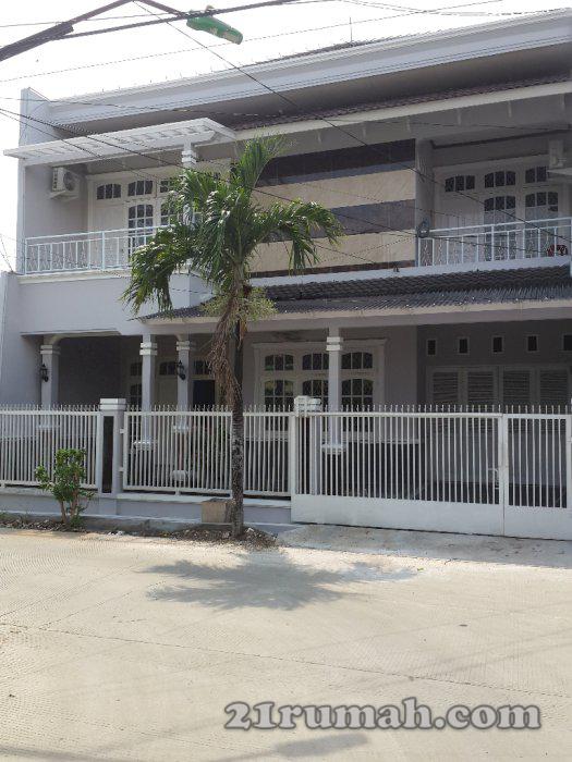 Rumah Kayu Putih dekat Rawamangun