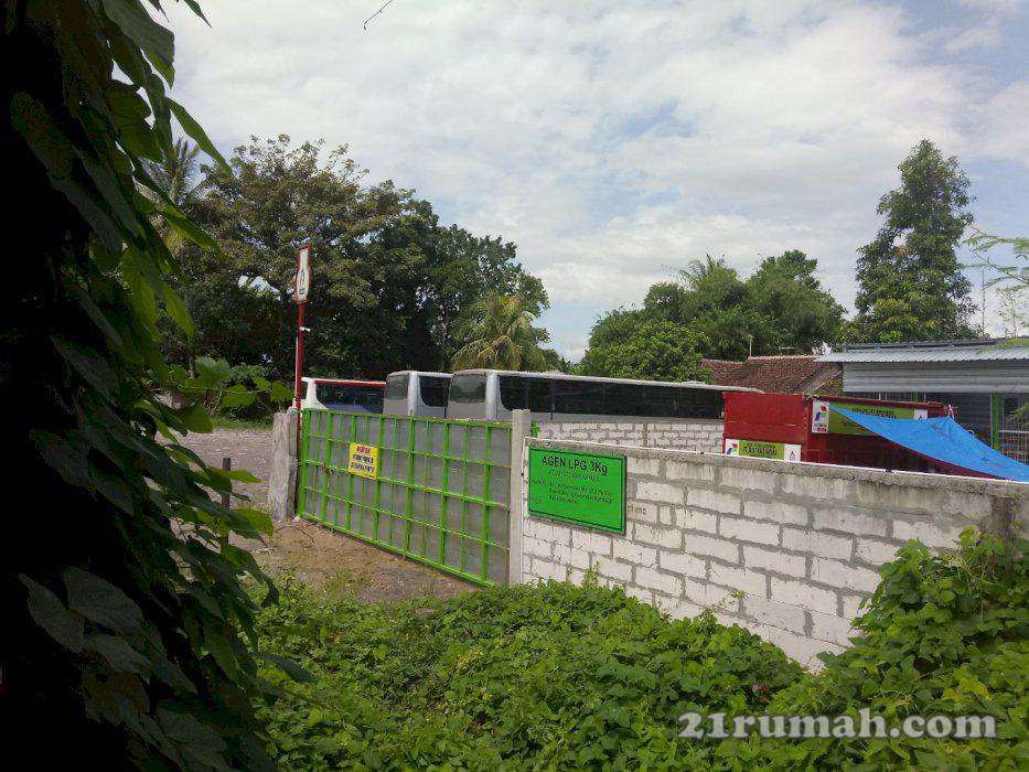 Disewakan tanah padat pagar keliling jalan raya. Nol