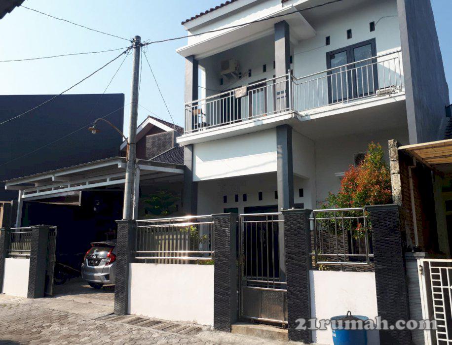 Dijual Rumah Dua lantai Dekat dengan pusat kota