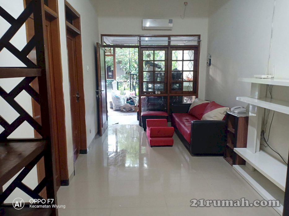 Rumah di jual tanpa perantara lansung hubungi pemilik