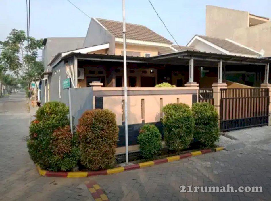 Rumah Hoek Samping Masjid di Karawaci
