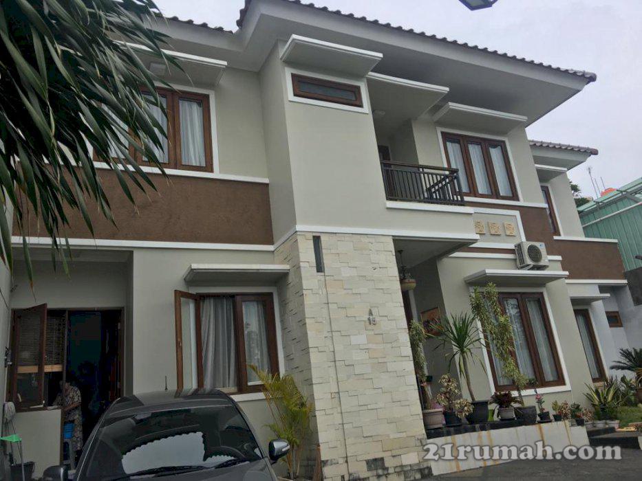 Rumah unik strategis, akses tol cilandak dan pusat bisnis TB Simatupang & Mall 