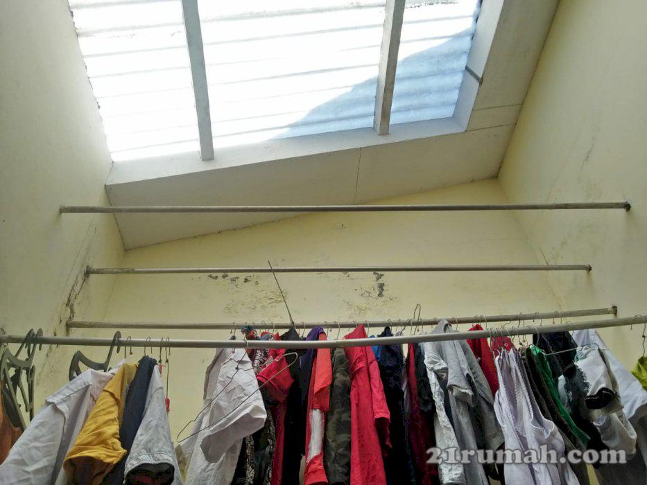 Rumah siap huni daerah Surabaya Barat dekat dengan Foodjungtion