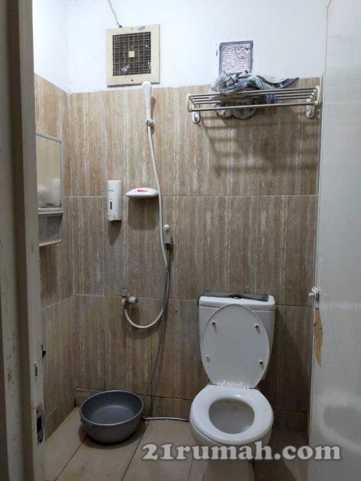 Di jual rumah strategis,bebas banjir.5 menit masuk tol